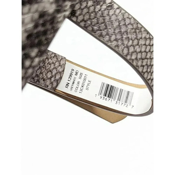 Calvin Klein Wide Flap Embossed Monogram Belt Bag Buckle Size M (MSRP $98) - Picture 9 of 12